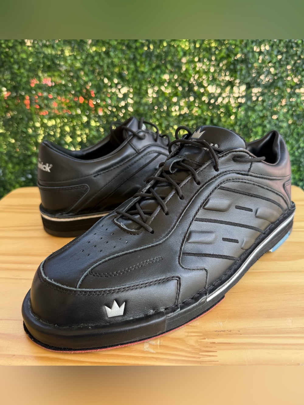Team Brunswick Men’s Size 12 Black Leather Performance Bowling Shoes